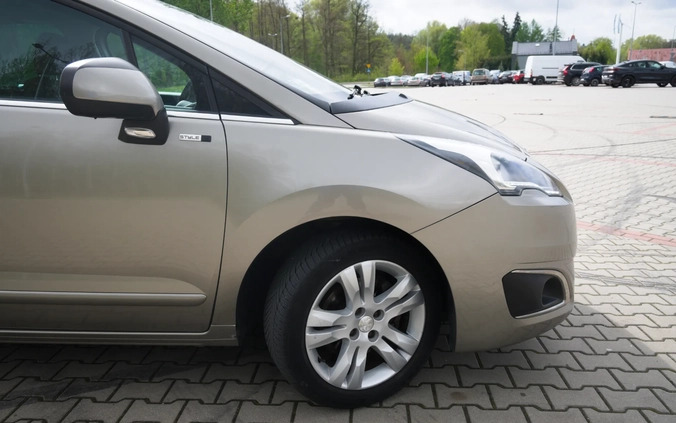 Peugeot 5008 cena 43500 przebieg: 179000, rok produkcji 2016 z Kwidzyn małe 211